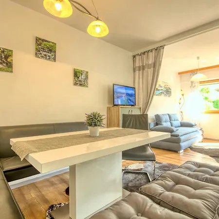 Valentina - By Alpen * Zell am See